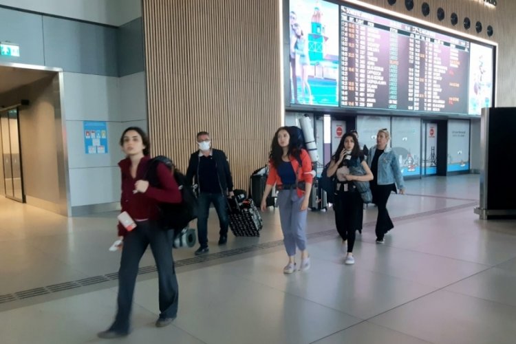 İstanbul Havalimanı'nda d&ouml;n&uuml;ş yoğunluğu