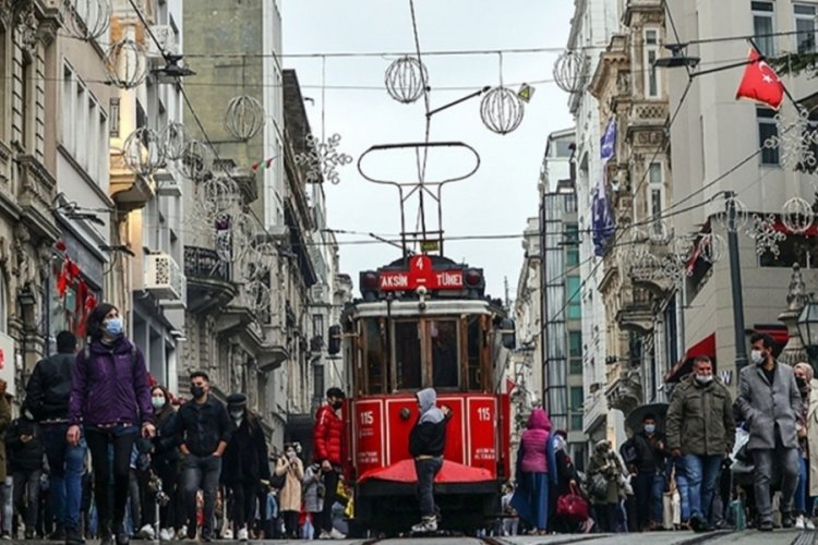 İstiklal Caddesi'nde 120 g&ouml;&ccedil;men yakalandı