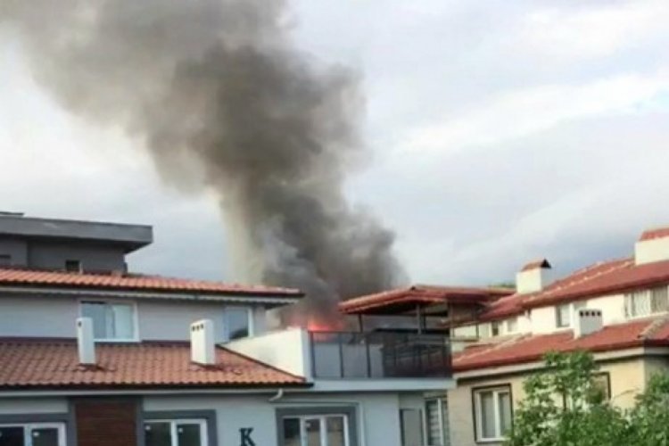 &Ccedil;atıda &ccedil;ıkan yangın paniğe neden oldu
