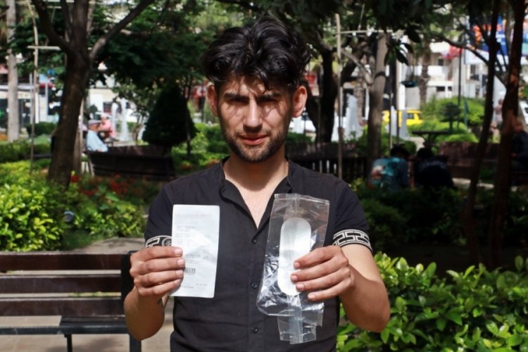 Zincir marketten tarihi ge&ccedil;miş sandvi&ccedil; aldı, hastanelik oldu