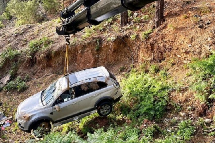 Aracıyla şarampole d&uuml;şen Alman uyruklu s&uuml;r&uuml;c&uuml; hayatını kaybetti