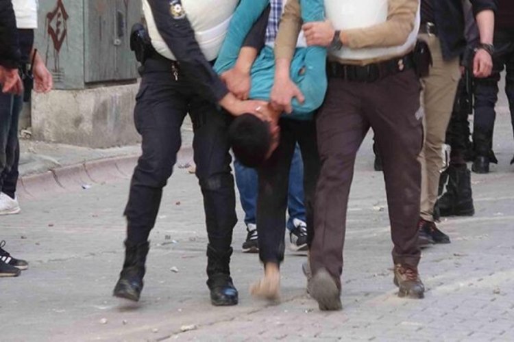 D&uuml;n&uuml;rlerin kavgasında g&ouml;zaltı sayısı 5'e &ccedil;ıktı