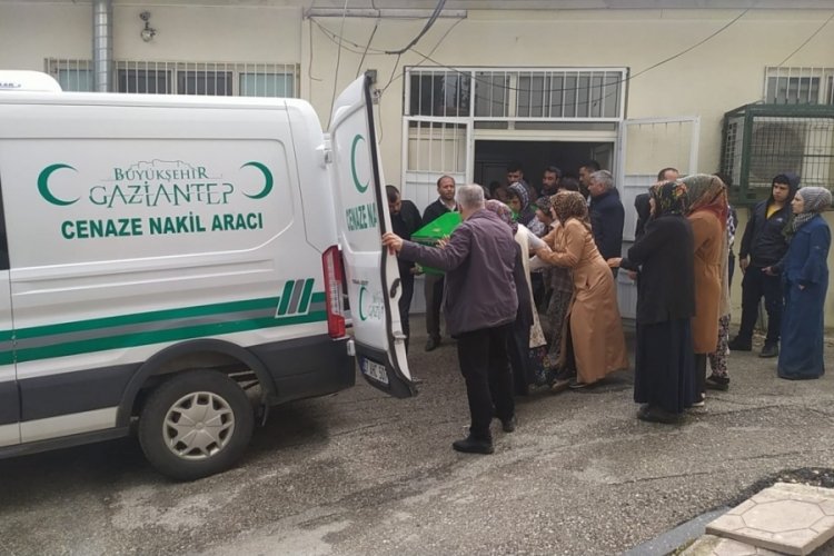 Elektrik akımına kapılan &ccedil;ift&ccedil;i hayatını kaybetti