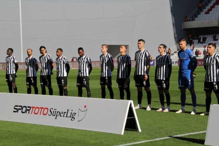 Altay'da futbolcular ayrılıyor