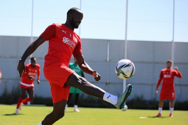 Mustapha Yatabare, adını Sivasspor tarihine yazdırdı