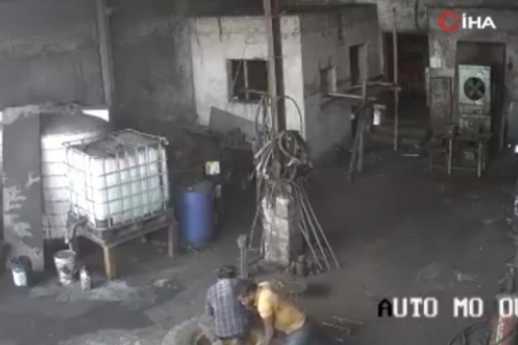 Buldozer lastiği şişirilirken patladı