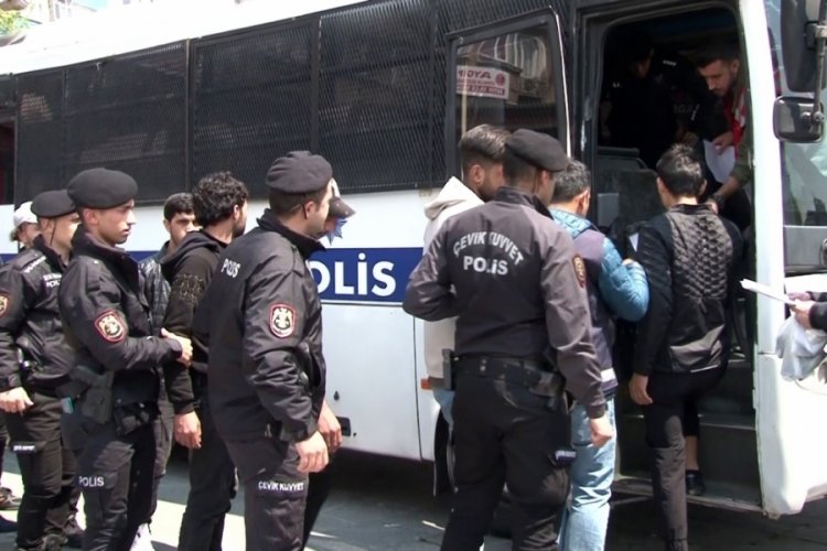 250 ka&ccedil;ak g&ouml;&ccedil;men g&ouml;zaltına alındı