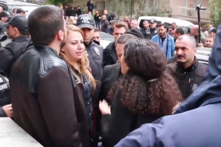 HDP binası &ouml;n&uuml;nde 'katil polis' sloganları! 6 kişi g&ouml;zaltında