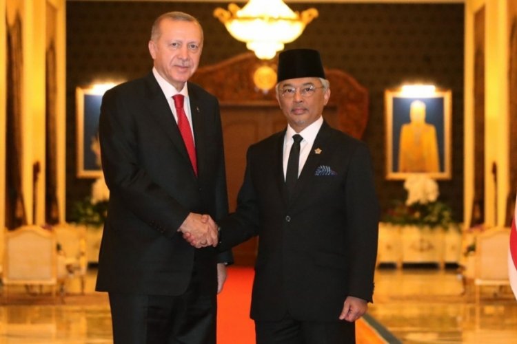 Cumhurbaşkanı Erdoğan, Sultan Abdullah Riayatuddin Al-Mustafa Billah Şah ile g&ouml;r&uuml;şt&uuml;