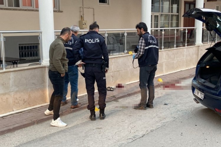 Bursa'da kendisini uyaran 2 kişiye kurşun yağdırdı