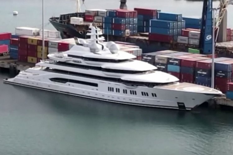 Rus oligarkın 300 milyon dolarlık yatına el konuldu