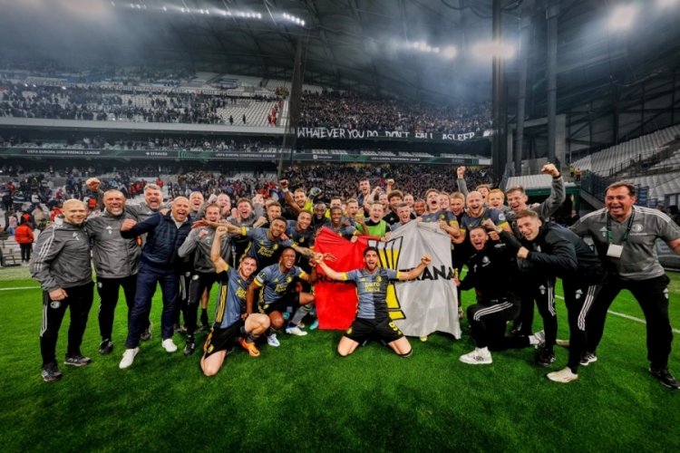 Roma ve Feyenord, Avrupa Konferans Ligi'nde finale y&uuml;kseldi