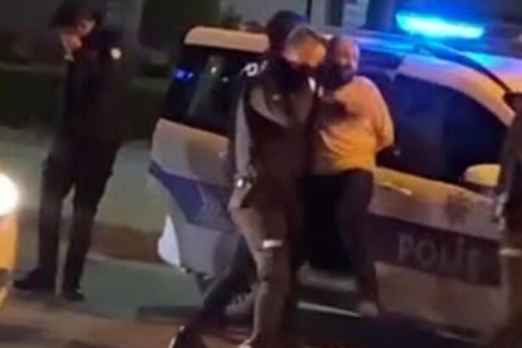 İstanbul'da AVM'nin kapanış saatinde i&ccedil;eri girmek istedi...