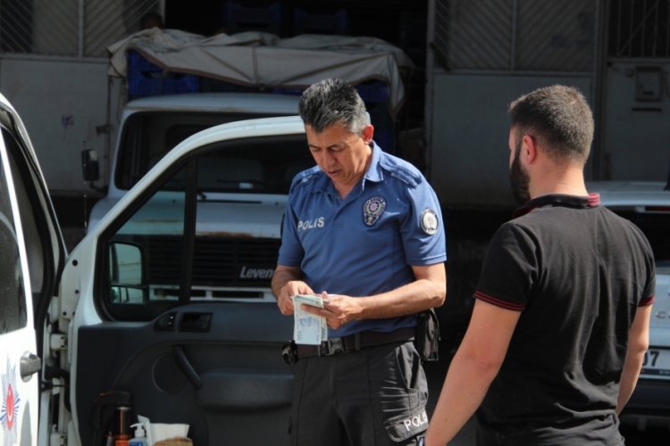 Antalya'da gen&ccedil; &ccedil;ift&ccedil;iden takdir gerektiren davranış