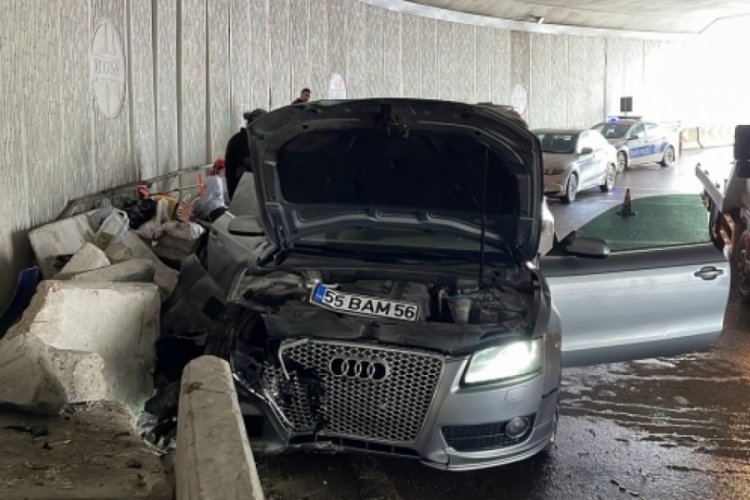 Kaza yapan ara&ccedil;tan uyuşturucu &ccedil;ıktı