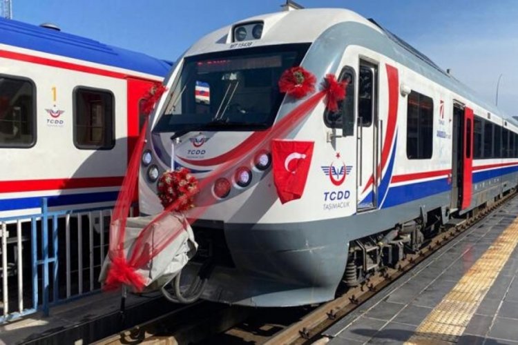 Karaismailoğlu duyurdu: Diyarbakır-Batman arasında konforlu yeni tren sefere başladı