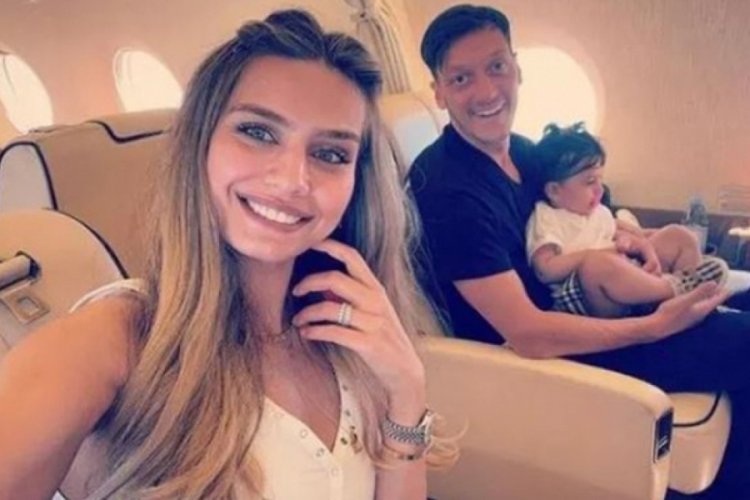 &Uuml;nl&uuml; futbolcu Mesut &Ouml;zil, eşi Amine G&uuml;lşe i&ccedil;in kesenin ağzını a&ccedil;tı