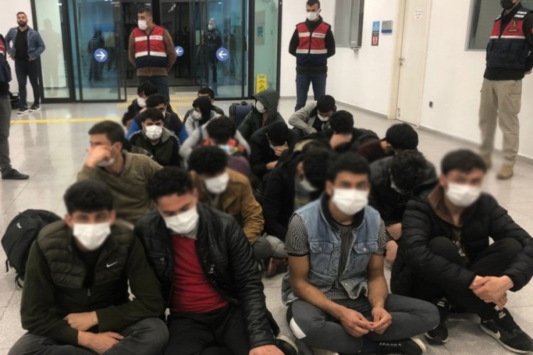 Yakalanan Afgan uyruklu 192 ka&ccedil;ak g&ouml;&ccedil;men &uuml;lkelerine g&ouml;nderildi