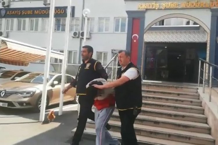 Bursa'da kendisini polis olarak tanıtan dolandırıcı tutuklandı
