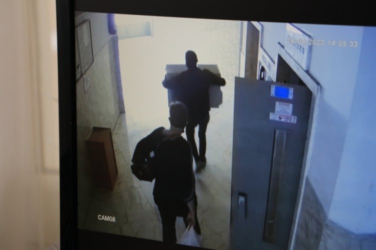 G&uuml;nd&uuml;z vakti klimanın dış &uuml;nitesini &ccedil;aldı