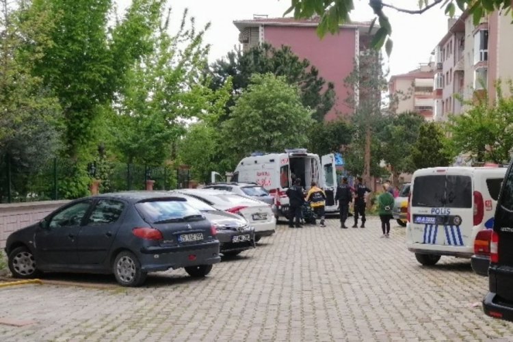 Dengesini kaybederek 2. kattan beton zemine d&uuml;şt&uuml;