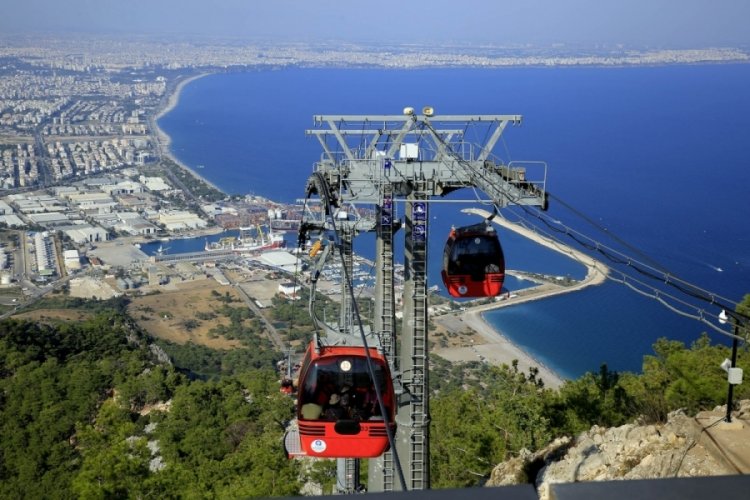 Teleferik bakımı yaparken canından oldu