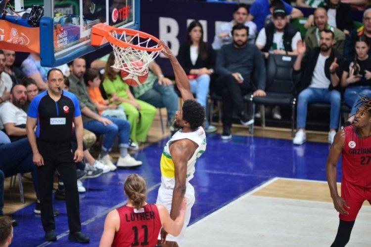 Potanın Timsahları sezonu galibiyetle kapattı