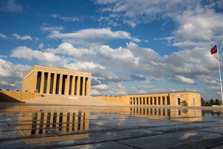 Bakanlık Anıtkabir i&ccedil;in uyardı: Sahtedir