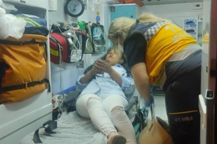Boşanma aşamasındaki eşini bı&ccedil;akladı