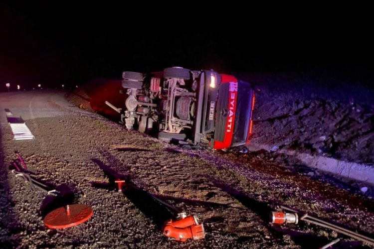 Sivas'ta yangına giderken devrilen&nbsp;itfaiye aracının s&uuml;r&uuml;c&uuml;s&uuml;&nbsp;&ouml;ld&uuml;