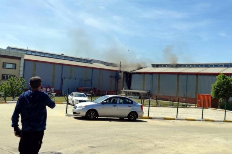 Tekirdağ'da d&ouml;k&uuml;m fabrikasında yangın &ccedil;ıktı