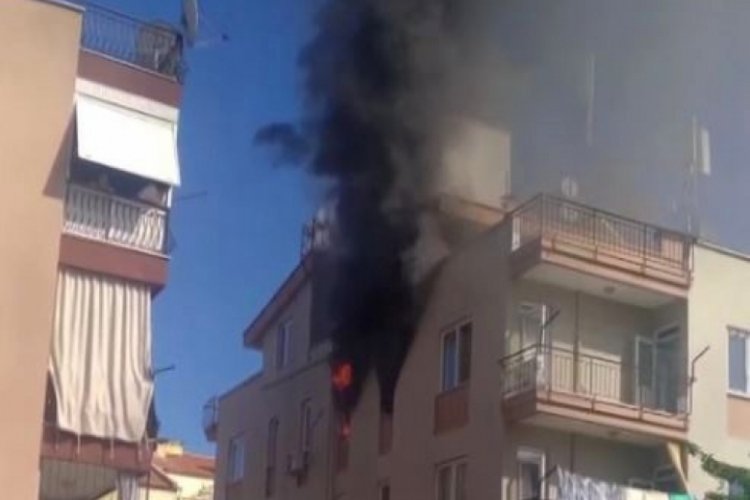 Yangına evde yakalanan iki kardeş b&uuml;y&uuml;k korku yaşadı