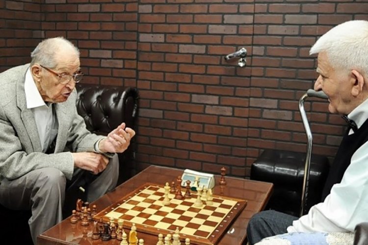Satran&ccedil; efsanesi 100 yaşında hayatını kaybetti