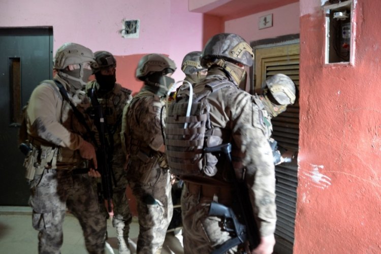 DEAŞ operasyonunda 13 ş&uuml;pheli yakalandı