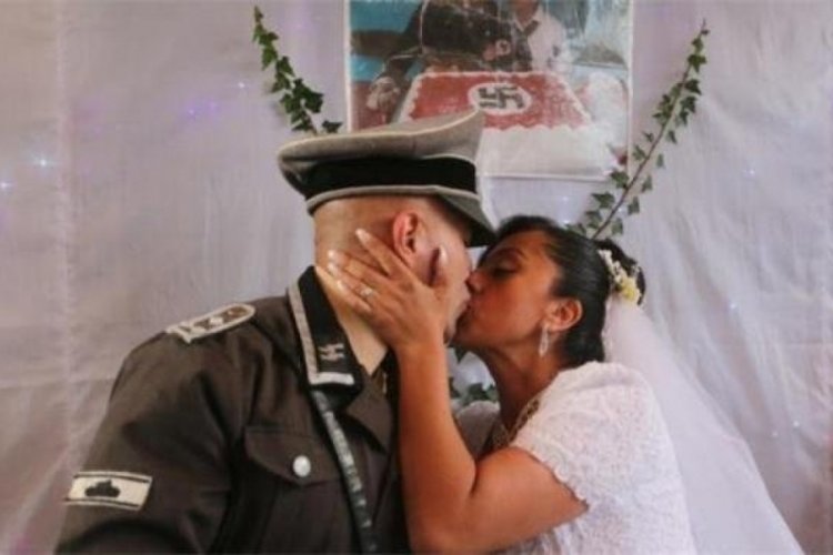 Nazi konseptli d&uuml;ğ&uuml;ne cemaatten tepki