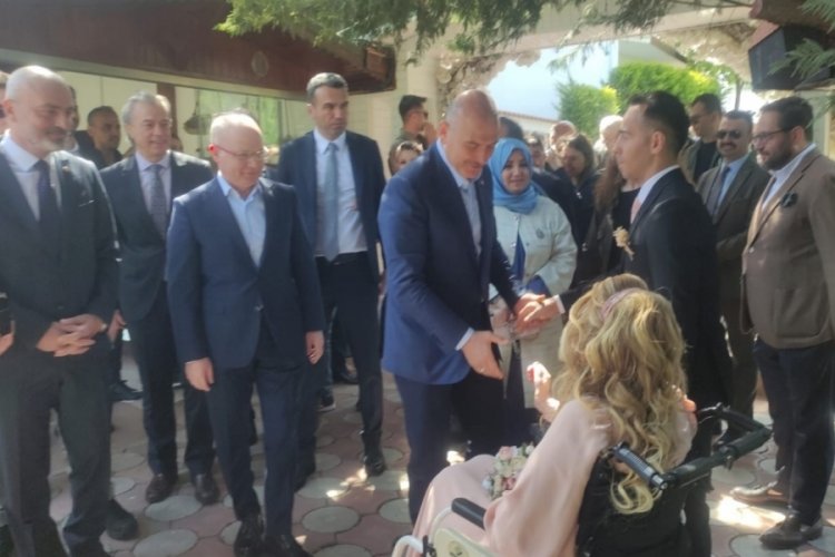 Bursalı eski vekil Karaburun: Evliliğimiz Osmangazi K&ouml;pr&uuml;s&uuml; gibi uzun &ouml;m&uuml;rl&uuml; olsun