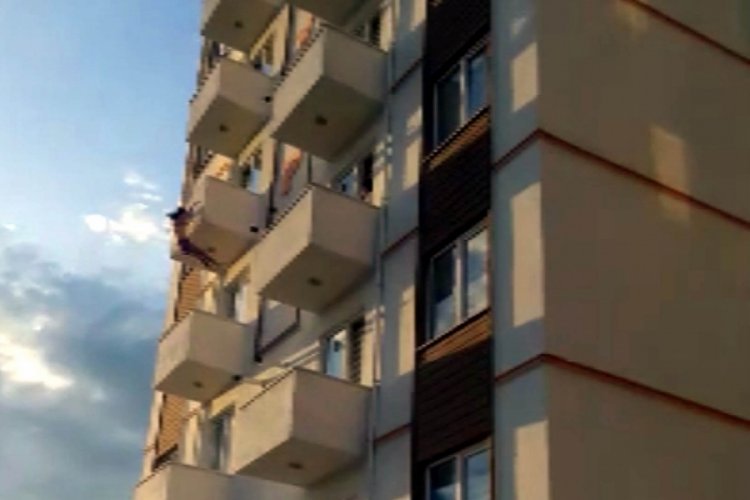 Kahramanmaraş'ta 4'&uuml;nc&uuml; kattan atlayan Fatma, kurtarılamadı