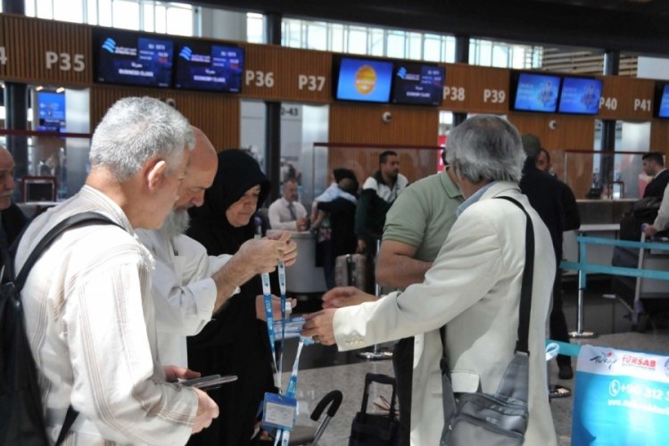 Umreciler kutsal topraklara gitti &nbsp;