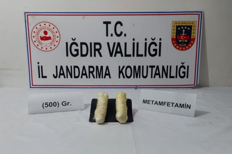 Bayramı fırsat bilen zehir taciri jandarmaya yakalandı