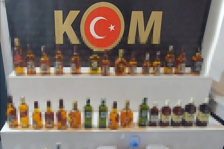 Kuaf&ouml;re sahte alkol operasyonu: 1 g&ouml;zaltı