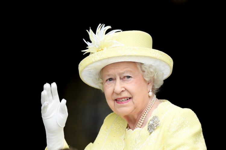 Krali&ccedil;e Elizabeth'Ten 59 yıl sonra ilk