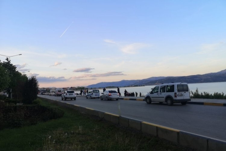 Kontrolden &ccedil;ıkan otomobil g&ouml;le u&ccedil;tu: 2 yaralı