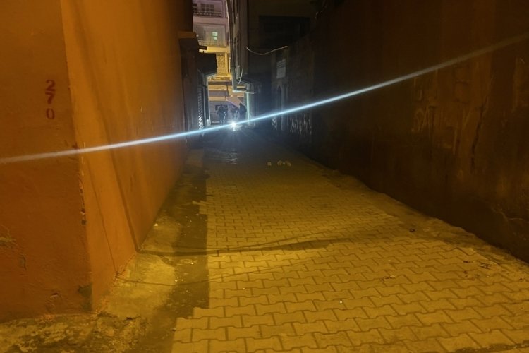 Sokakta doğurduğu bebeğini poşete koyup terk etti