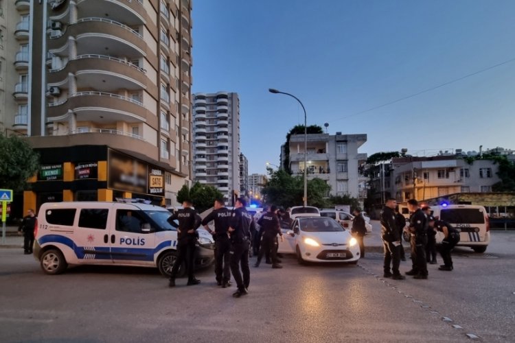 Polisten ka&ccedil;ış kazayla bitti; 2 kişi g&ouml;zaltında