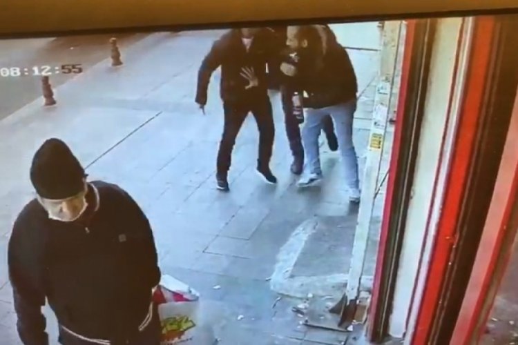 İstanbul'da telefon kavgasında &ouml;ld&uuml;r&uuml;ld&uuml;