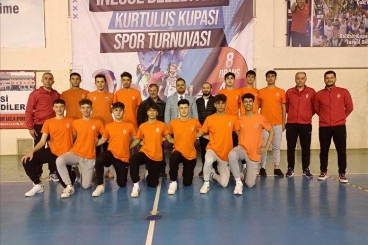 İneg&ouml;l'&uuml;n yıldızları Mersin'e hareket etti