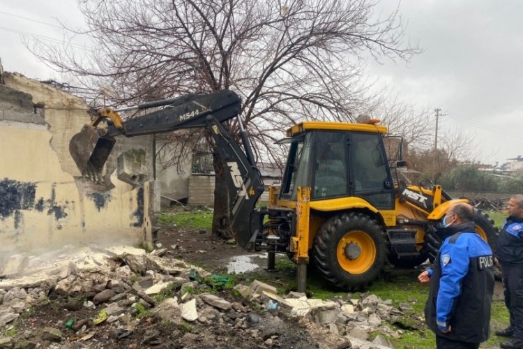 'Su&ccedil;lara yuva kalmasın' deyip yıkıyorlar