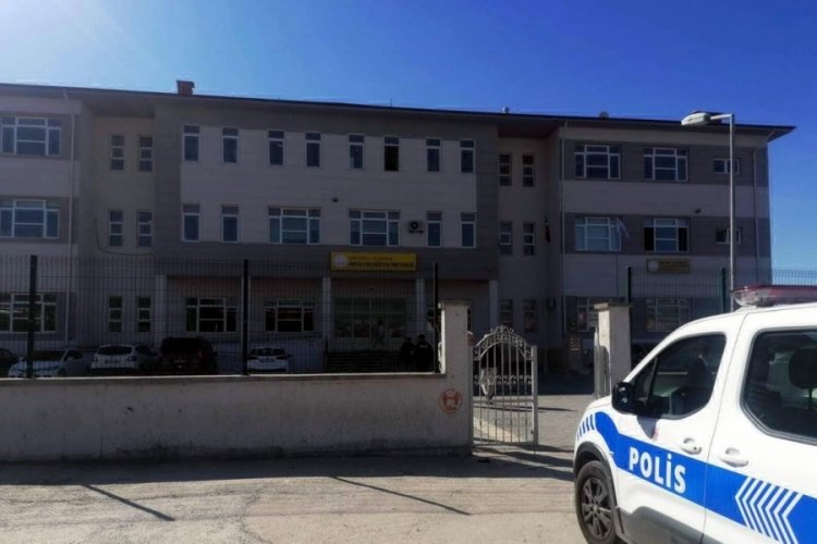 Kırklareli'dek mesleki eğitim merkezinde bı&ccedil;aklı kavga: 1 yaralı