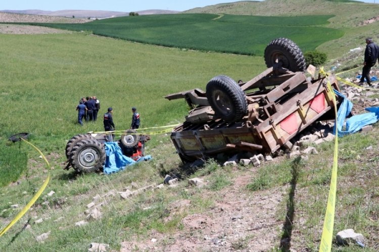 Yozgat'ta devrilen trakt&ouml;r&uuml;n&uuml;n altında kalıp &ouml;ld&uuml;