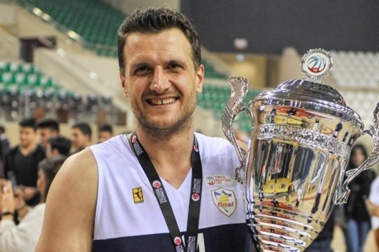 Salih Uğraşan basketbola veda etti